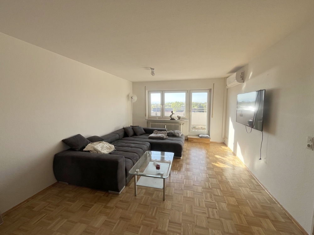 **79189 Bad Krozingen-OT: Charmante 3,5 Zi. Penthouse Whg. mit Aufzug,gr.Dachterrasse, EBK+Garage** - Photo 1