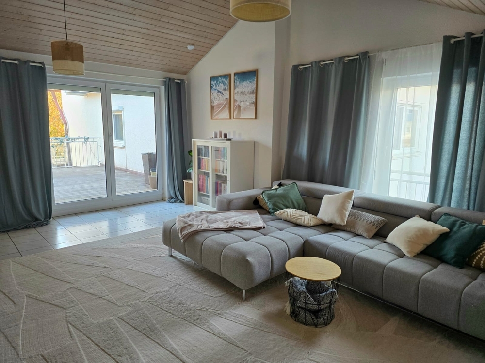 ***Charmante 2,5-Zimmerwohnung mit Terrasse in ruhiger Lage*** - Foto 1