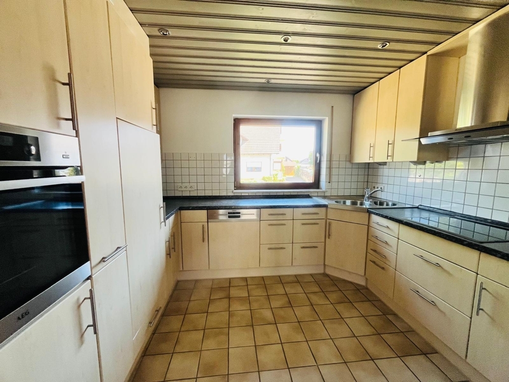 **Charmanter Bungalow mit Garten und Garage in Hartheim a. Rhein zu vermieten** - Foto 4
