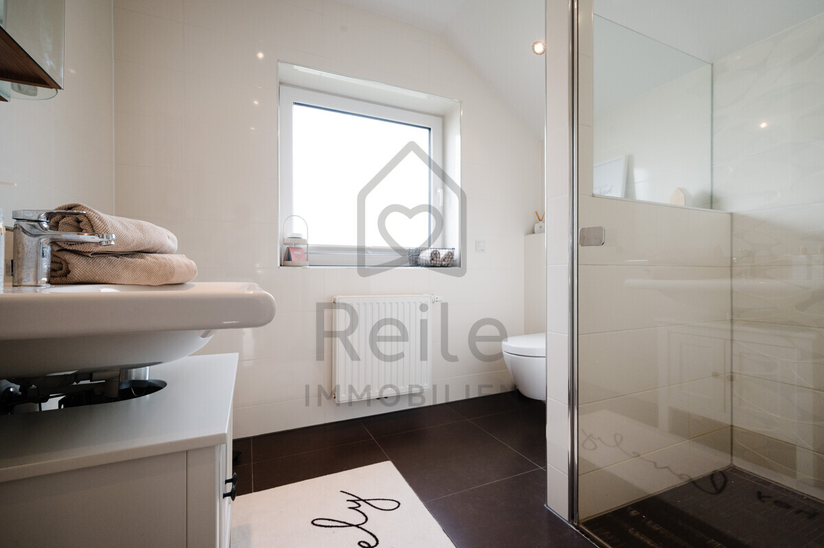 Immobilie Details 7 Badezimmer DG