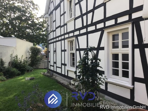 Außenansicht und hinterer Teil des Gartens