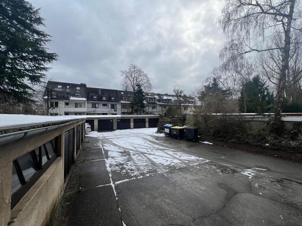 Garagen mit Außenstellplätzen