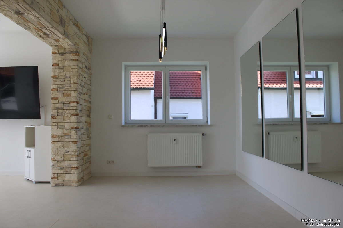 Ab sofort - Charmante 3-Zi.-Whg. mit großzügigem Garten in Nürnberg, teilmöbliert, modernisiert - Photo 2