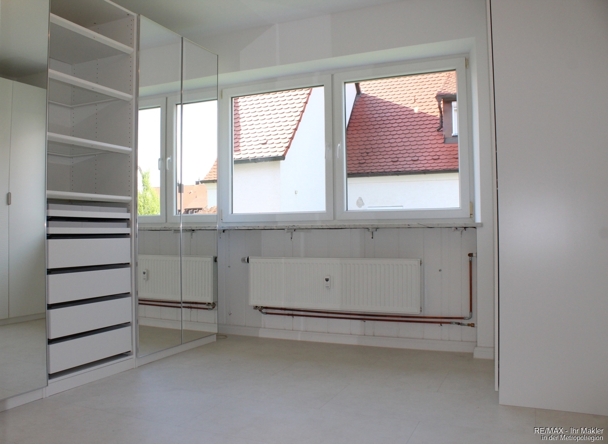 Ab sofort - Charmante 3-Zi.-Whg. mit großzügigem Garten in Nürnberg, teilmöbliert, modernisiert - Photo 5