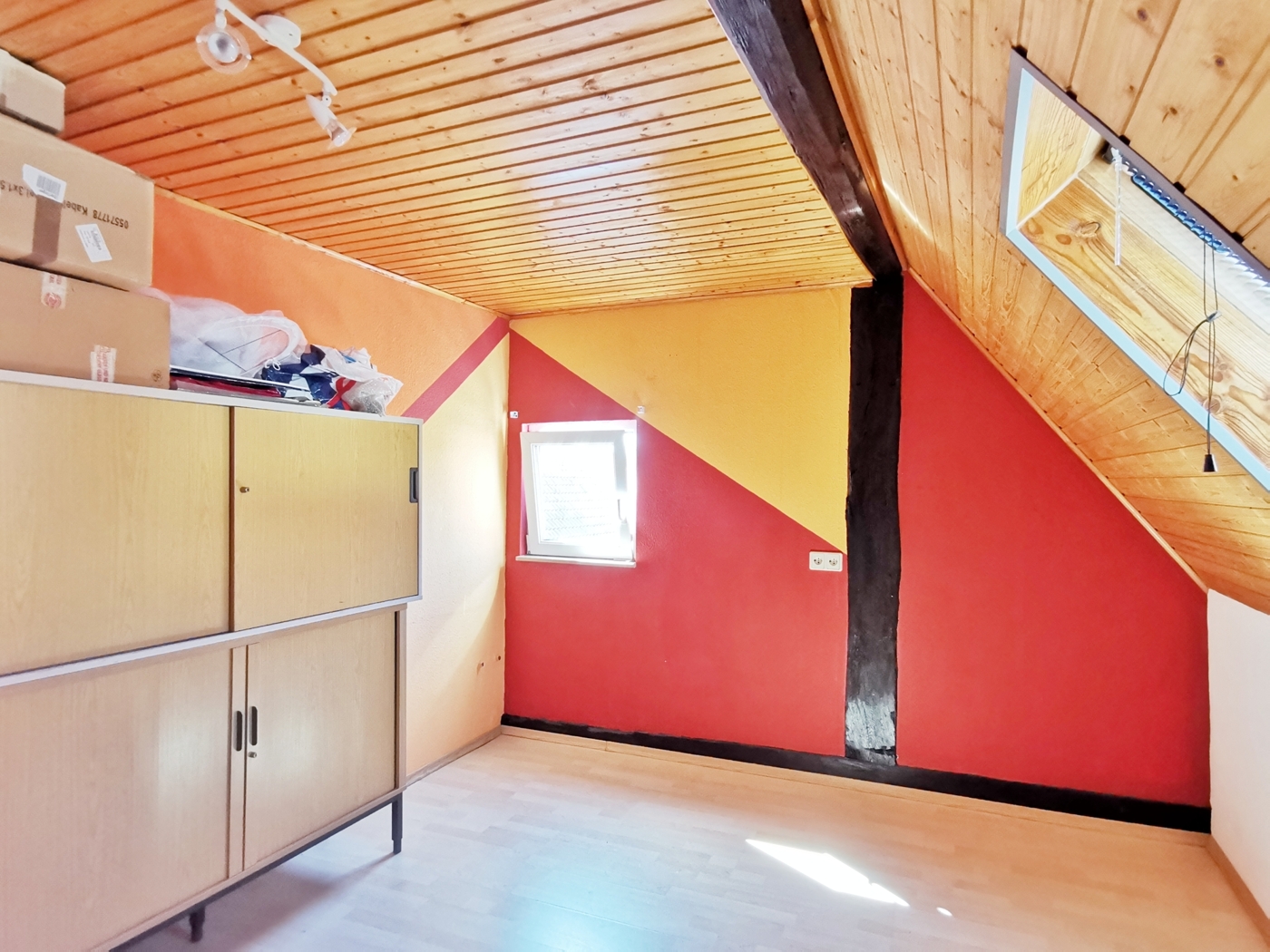 Kinderzimmer 1.OG m. Küchenanschluss