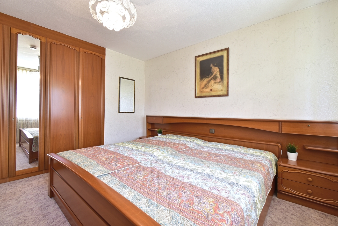 Schlafzimmer UG