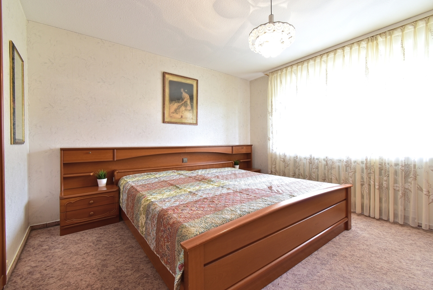 Schlafzimmer UG