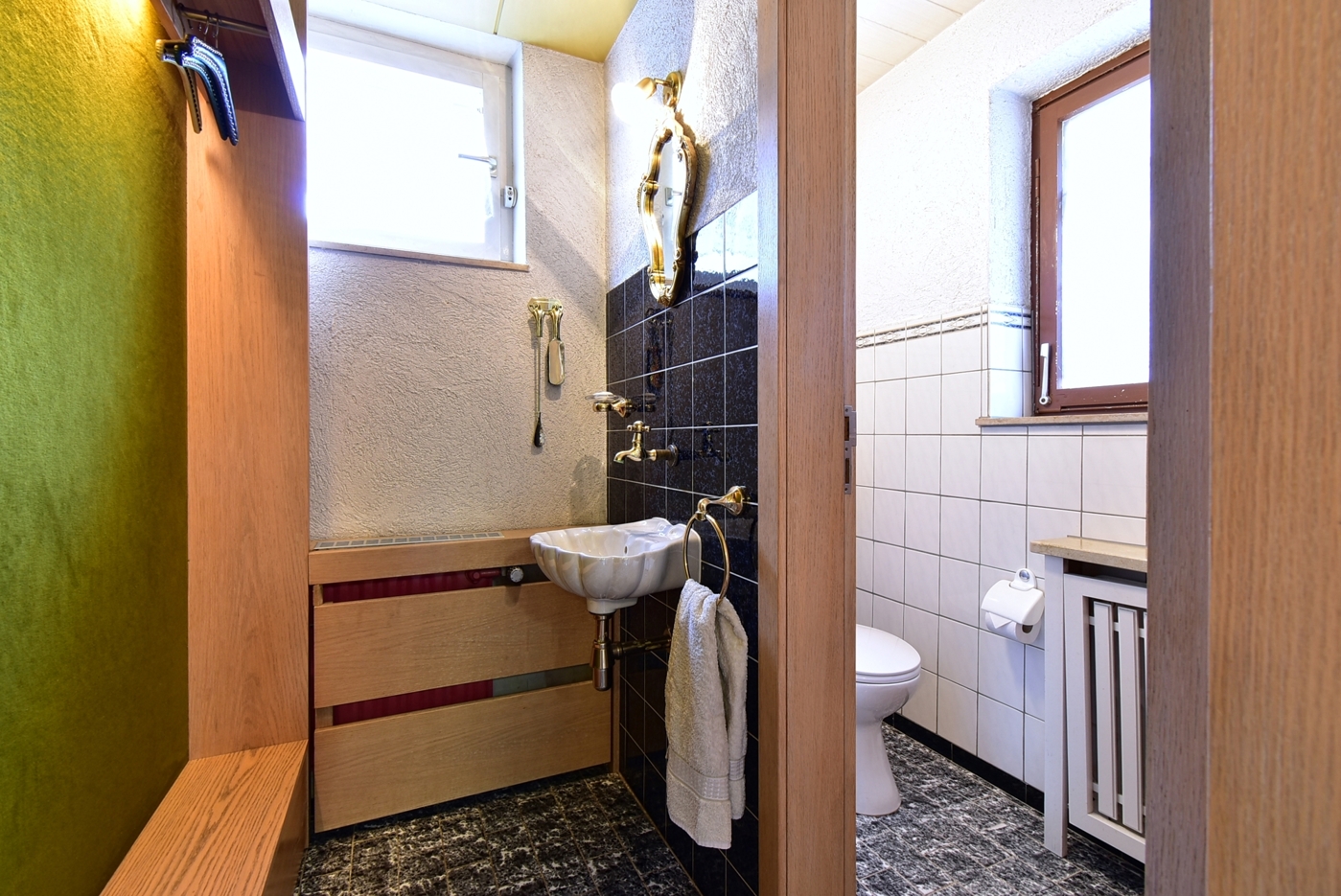 Garderobe/ WC separat EG