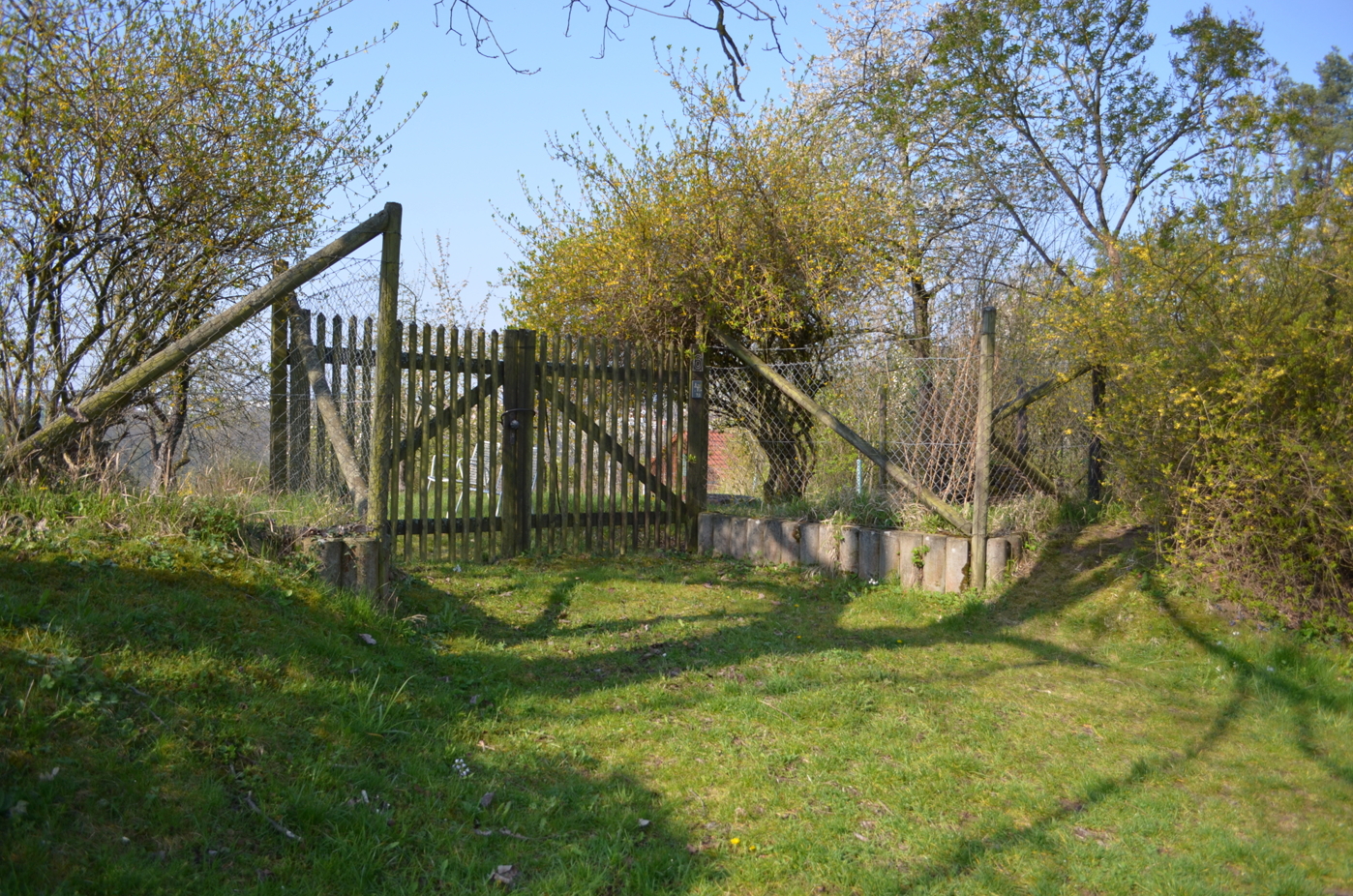 Tor und Stellplatz