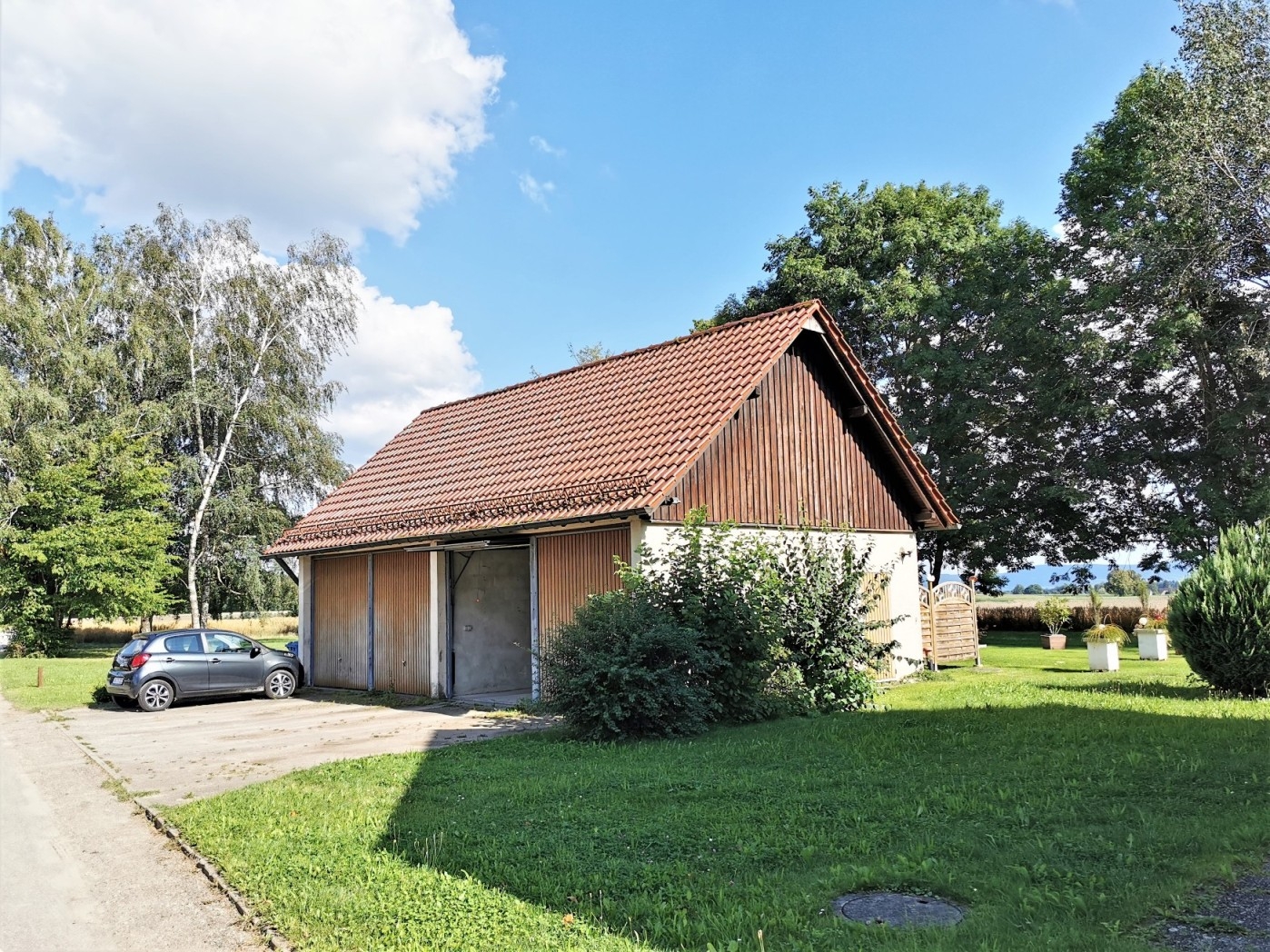 Doppelgaragen/Garten