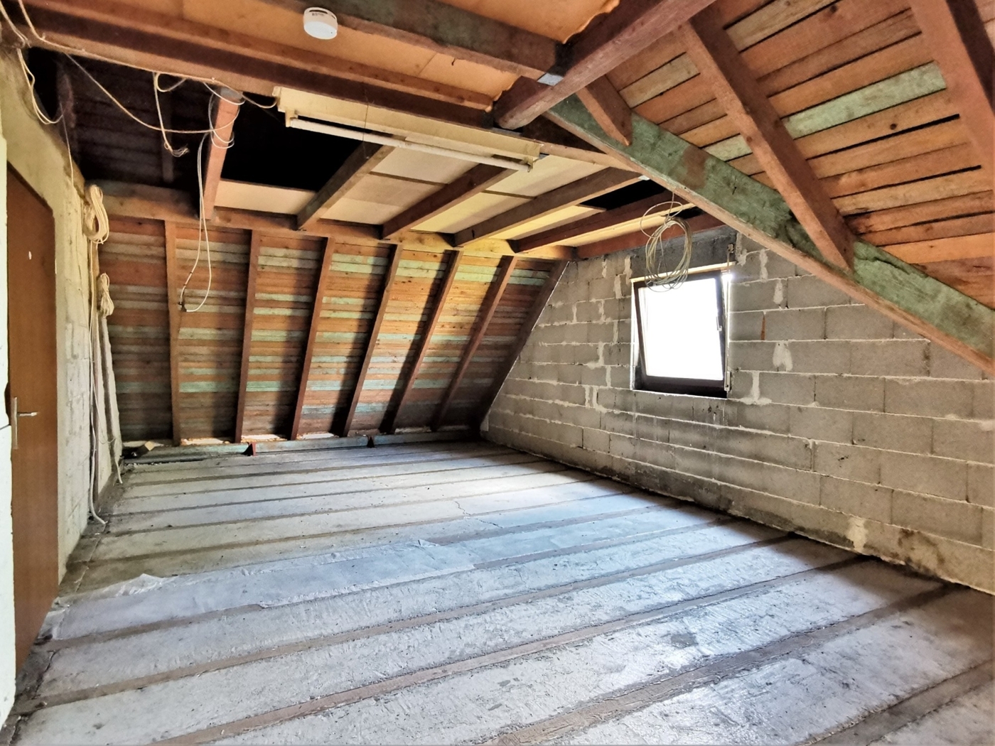 DG Ausbaupotential Wohnzimmer