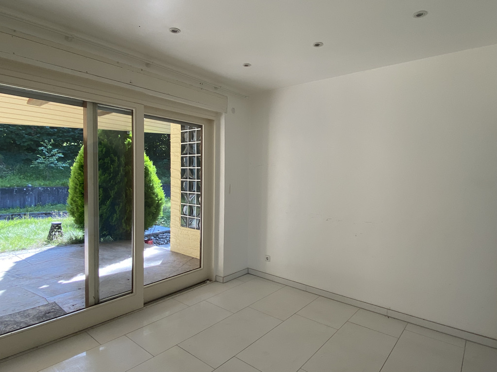 Esszimmer mit Terrassenzugang