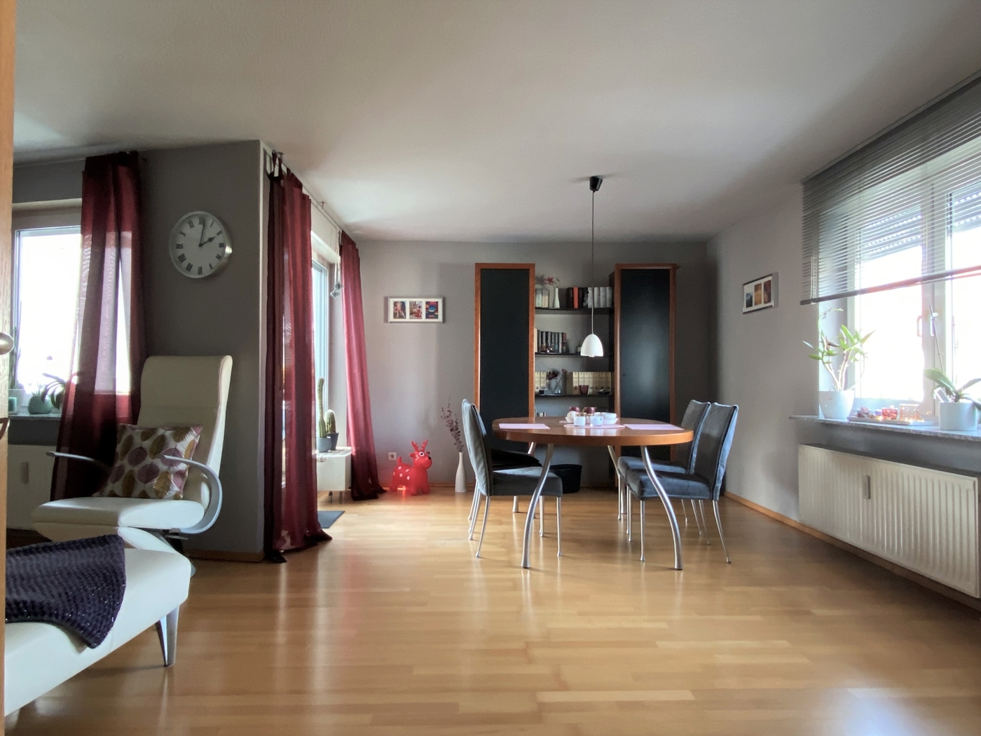 Großzügiges Wohn-Esszimmer