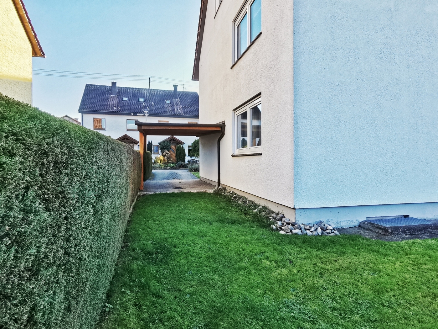 Außenansicht Carport