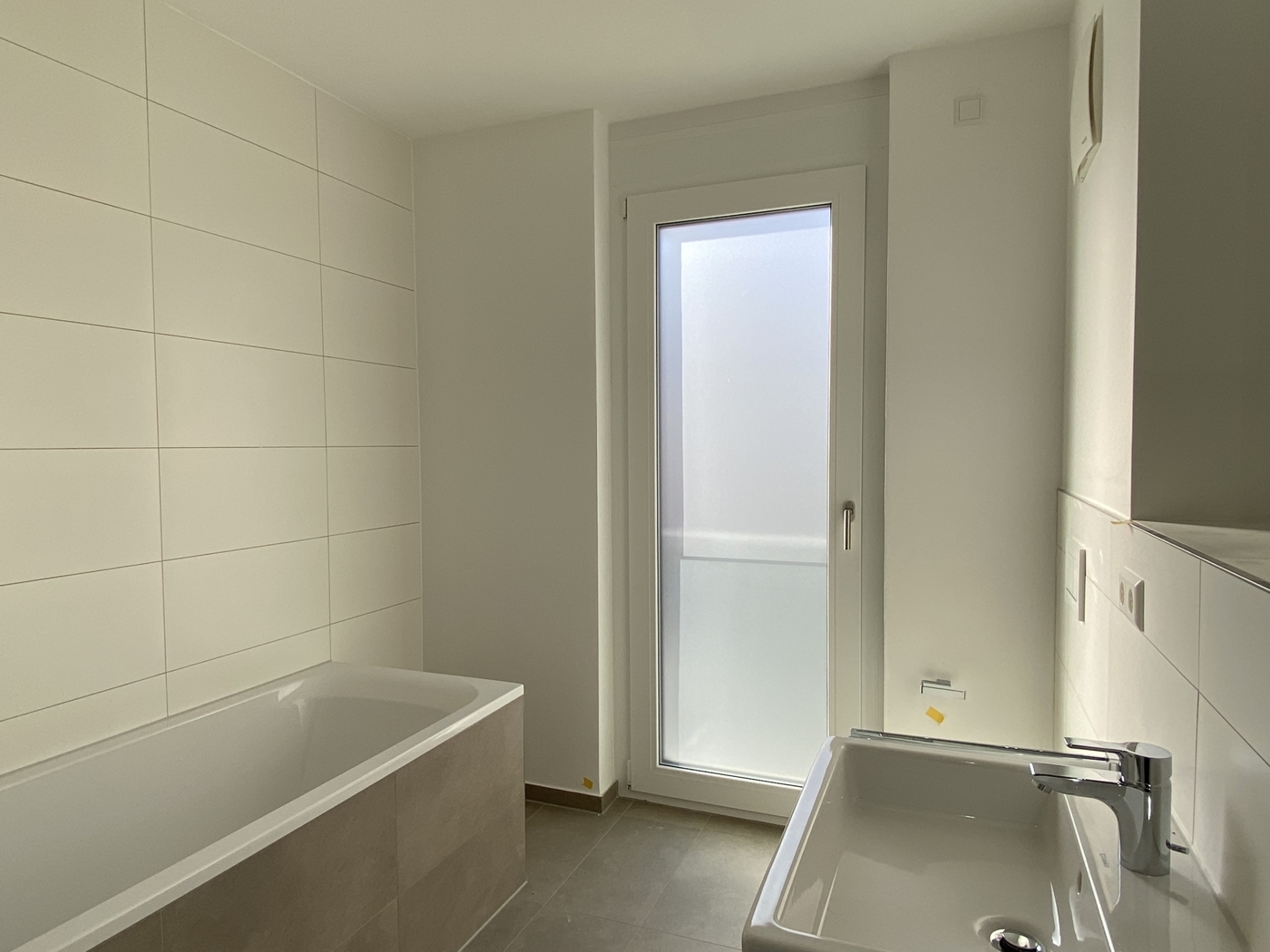 Badezimmer mit Badewanne