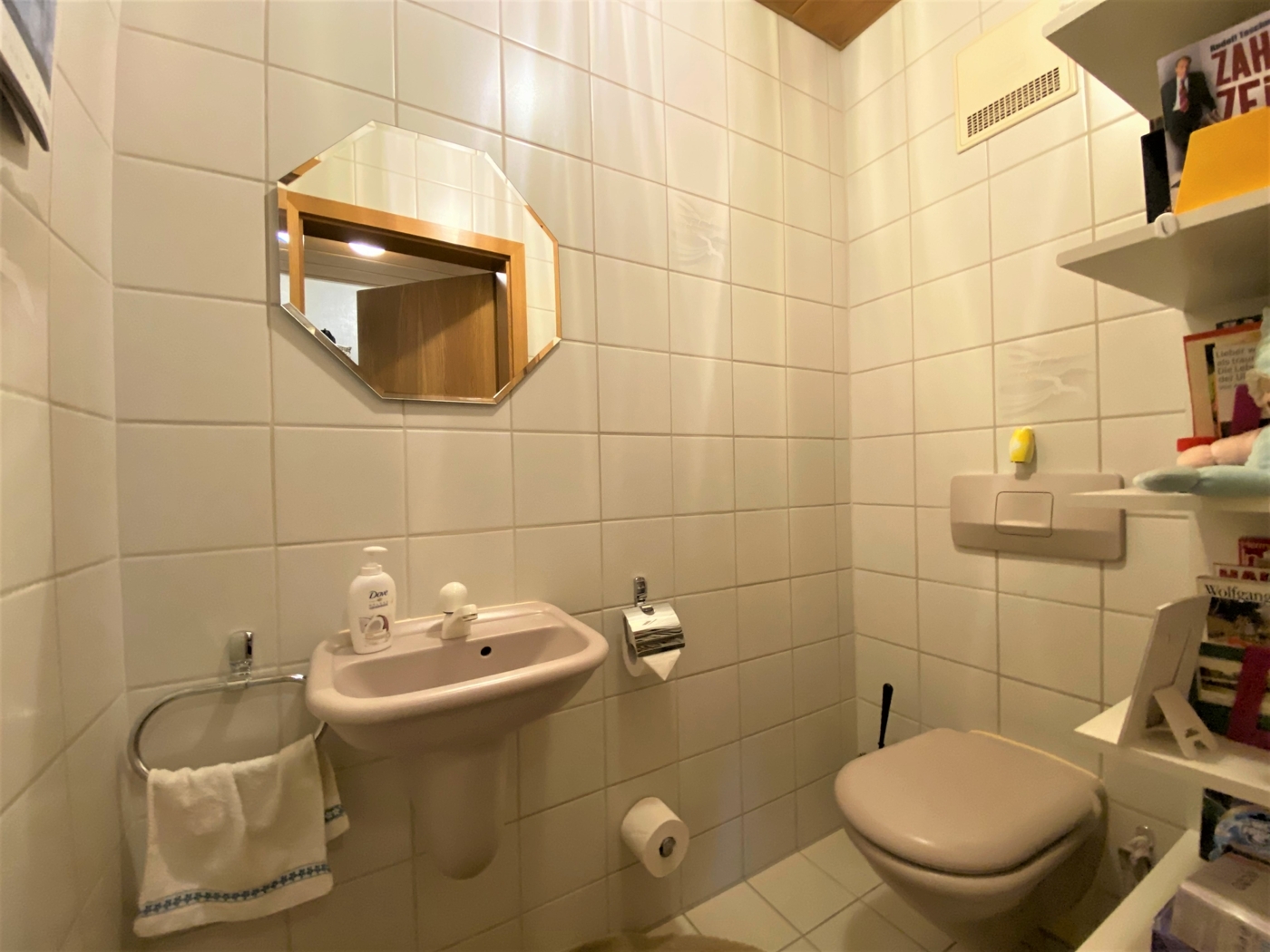 separates WC