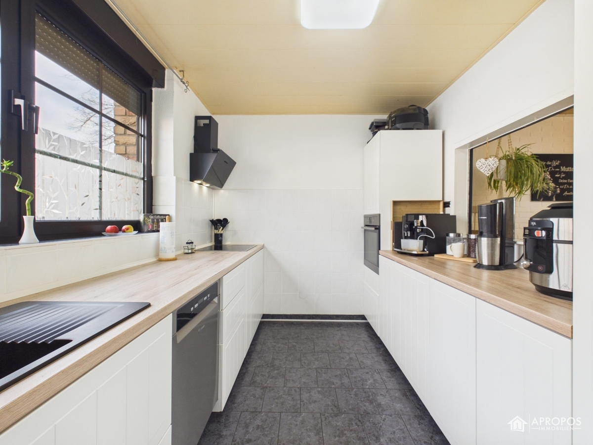 EG Küche Ansicht 1