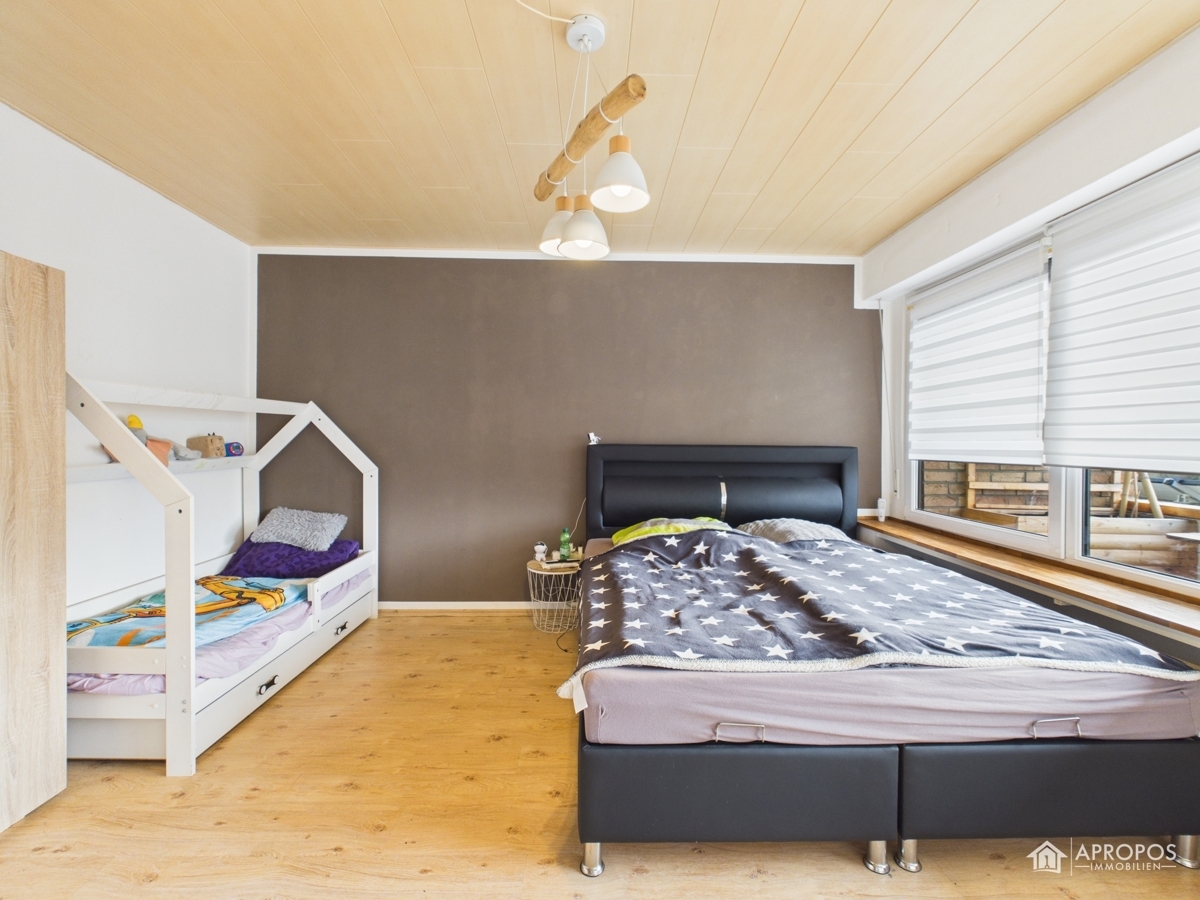 1. OG Schlafzimmer Ansicht 2