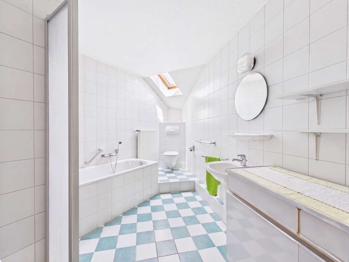 DG Badezimmer Ansicht 1