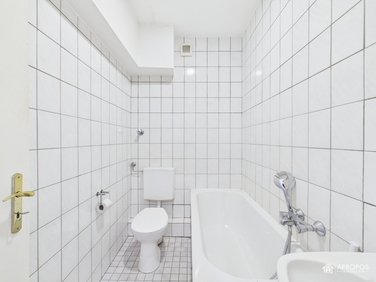 Wohnung OG Bad Ansicht 
