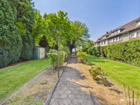 Zweifamilienhaus in Gelsenkirchen, Garten Ansicht 1