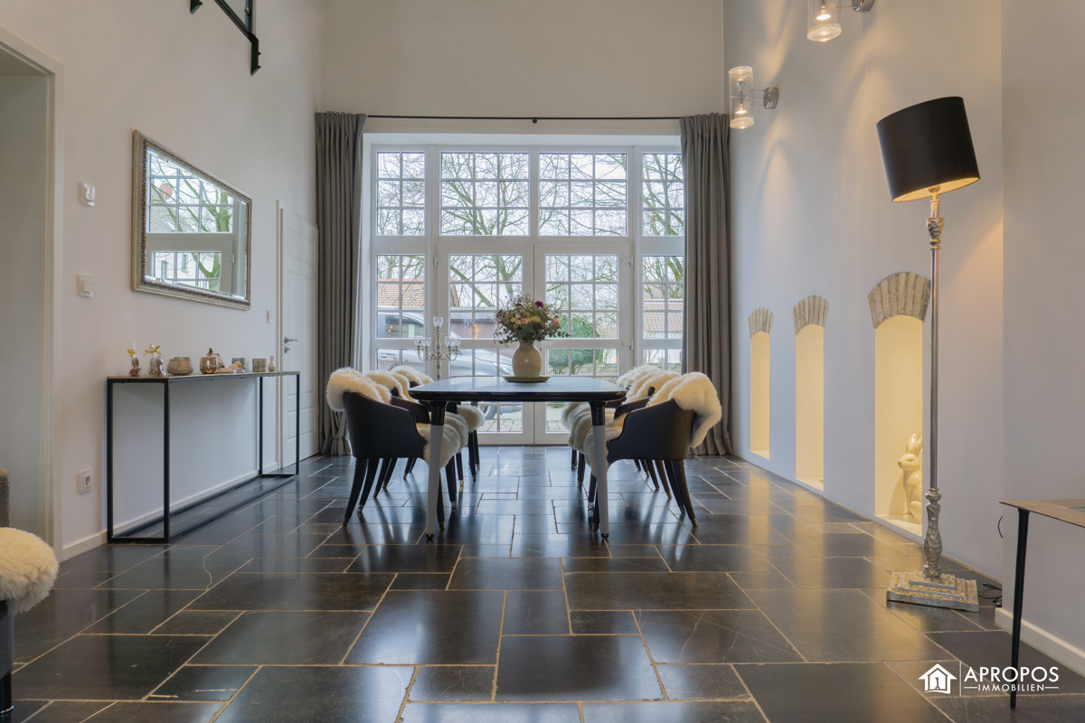 Wohnhaus Essbereich Ansicht 1