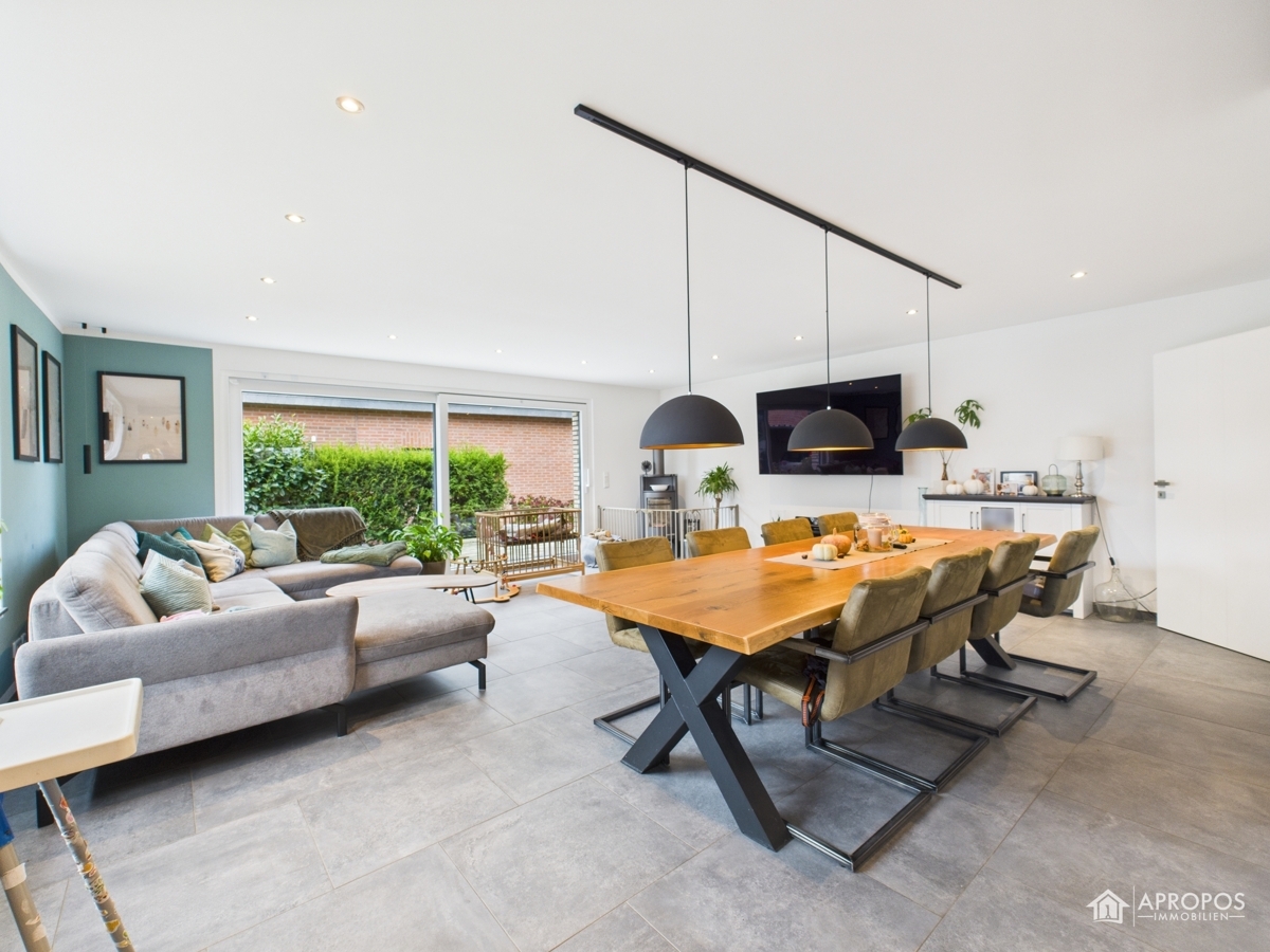 EG Wohnzimmer Ansicht 1