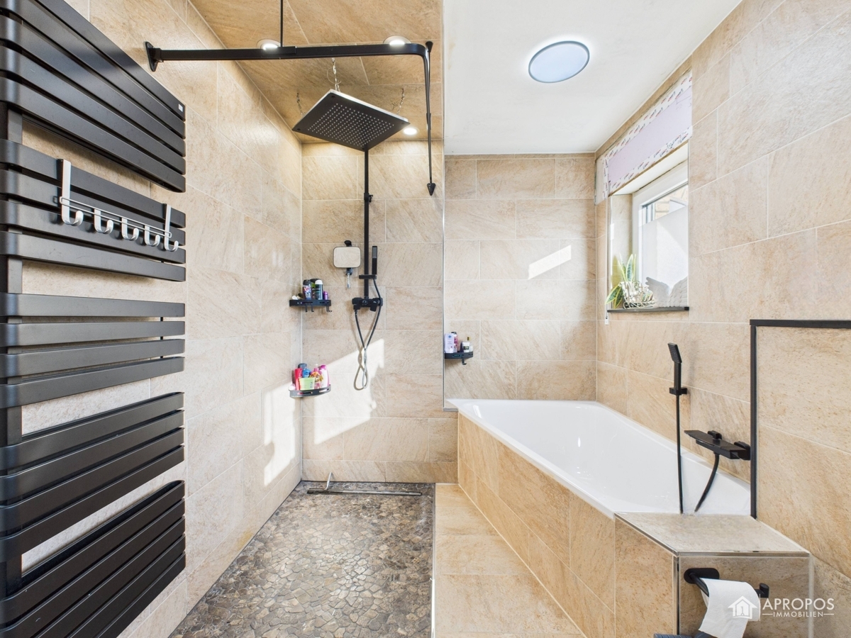 Badezimmer Ansicht 2