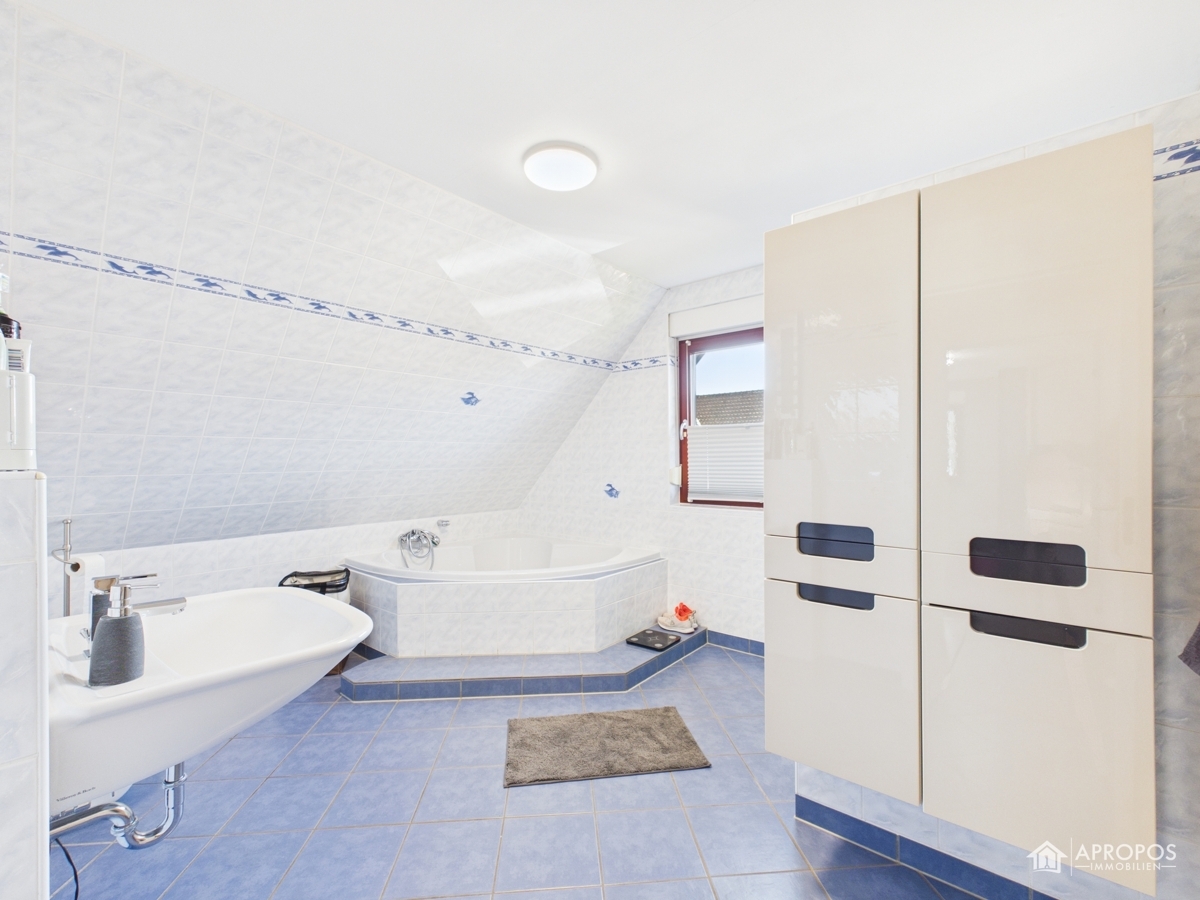 Badezimmer Ansicht 1