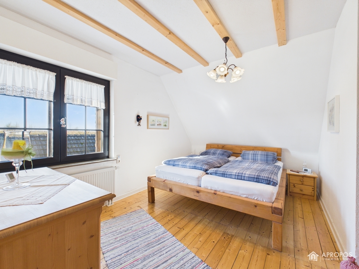 DG Schlafzimmer (mit Ankleide)