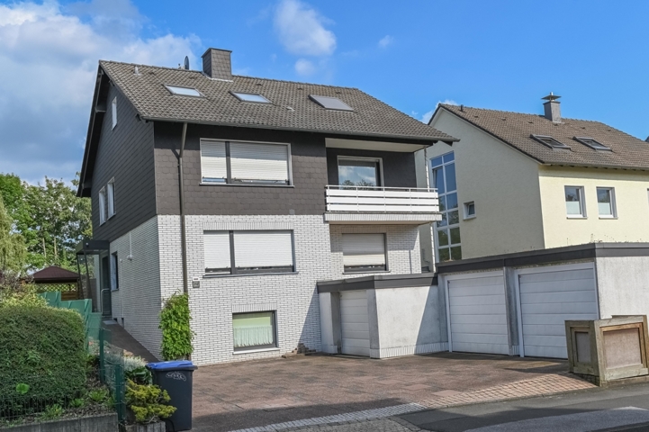 NEU zum Verkauf in Witten Stockum - Freistehendes Dreifamilienhaus - Außenansicht - Reuter Immobilien – Immobilienmakler