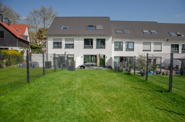NEU zum Verkauf in Bochum Wattenscheid - Reihenmittelhaus - Außenansicht - Reuter Immobilien – Immobilienmakler 