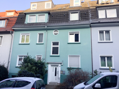 NEU zur Vermietung in Essen Frohnhausen -Außenfront Reuter Immobilien – Immobilienmakler