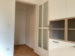 Flur (Blick aus dem Wohnzimmer) ist 