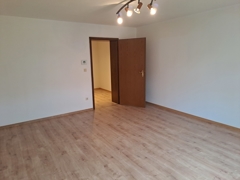 NEU zur Vermietung in Herne Wanne-Eickel - Wohnzimmer1 - Reuter Immobilien – Immobilienmakler (2)