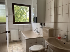 NEU zur Vermietung in Herne Wanne-Eickel - Bad - Reuter Immobilien – Immobilienmakler