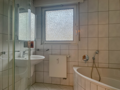 NEU zum Verkauf in Bochum - Harpen - Zweifamilienhaus - Badezimmer - Reuter Immobilien – Immobilienmakler