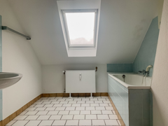 NEU zum Verkauf in Bochum - Harpen - Zweifamilienhaus - Badezimmer - Reuter Immobilien – Immobilienmakler (2)