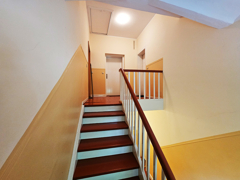 NEU zur Vermietung in Wetter (Ruhr) - Treppenhaus - Reuter Immobilien – Immobilienmakler.jpg