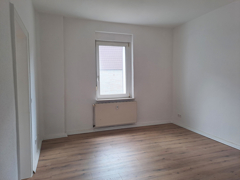 NEU zur Vermietung in Herne Wanne-Eickel - Wohnzimmer - Reuter Immobilien – Immobilienmakler