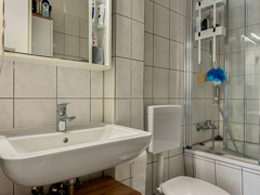 NEU zum Verkauf in Bochum Wattenscheid - Badezimmer 1.OG - Reuter Immobilien – Immobilienmakler (4)