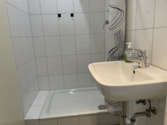 NEU zum Verkauf in Bochum Wattenscheid - Badezimmer 1.OG - Reuter Immobilien – Immobilienmakler (2)