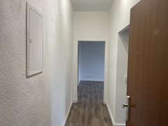 NEU zur Vermietung in Bochum Wattenscheid - Diele - Reuter Immobilien – Immobilienmakler