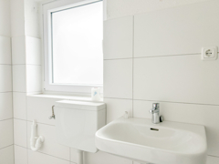 NEU zur Vermietung in Bochum Linden - Badezimmer 2 - Reuter Immobilien – Immobilienmakler