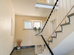 NEU zur Vermietung in Bochum Linden - Hausflur - Reuter Immobilien – Immobilienmakler