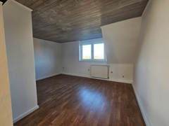 NEU zur Vermietung in Herne-Wanne-Eickel-Bickern - Wohnzimmer - Reuter Immobilien – Immobilienmakler.jpg (2)