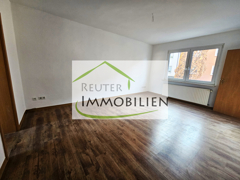NEU zur Vermietung in Herne-Wanne-Eickel-Bickern - Wohnzimmer - Reuter Immobilien – Immobilienmakler.jpg
