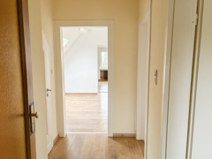 NEU zur Vermietung in Bochum Stiepel  - Diele - Reuter Immobilien - Immobilienmakler