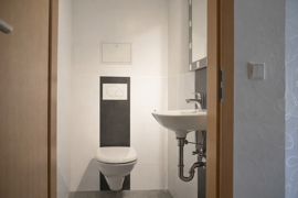 NEU zur Vermietung in Velbert-Langenberg - Gäste-WC - Reuter Immobilien – Immobilienmakler