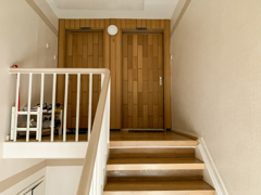 NEU zur Vermietung in Bochum Wiemelhausen - Treppenhaus - Reuter Immobilien – Immobilienmakler